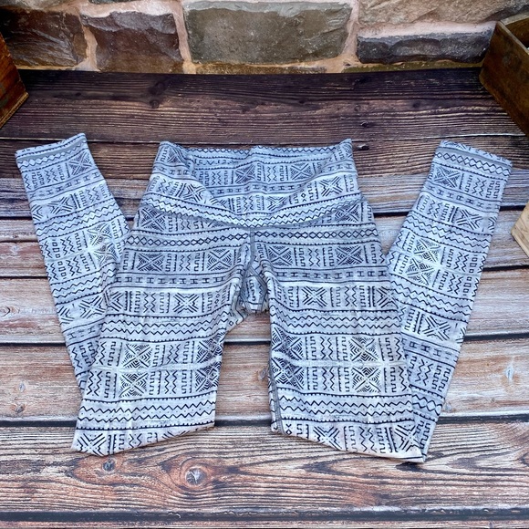 ✨NIYAMA SOL MOONFLOWER TRIBAL PRINT BAREFOOT FULL LENGTH LEGGINGS XS - Picture 5 of 9